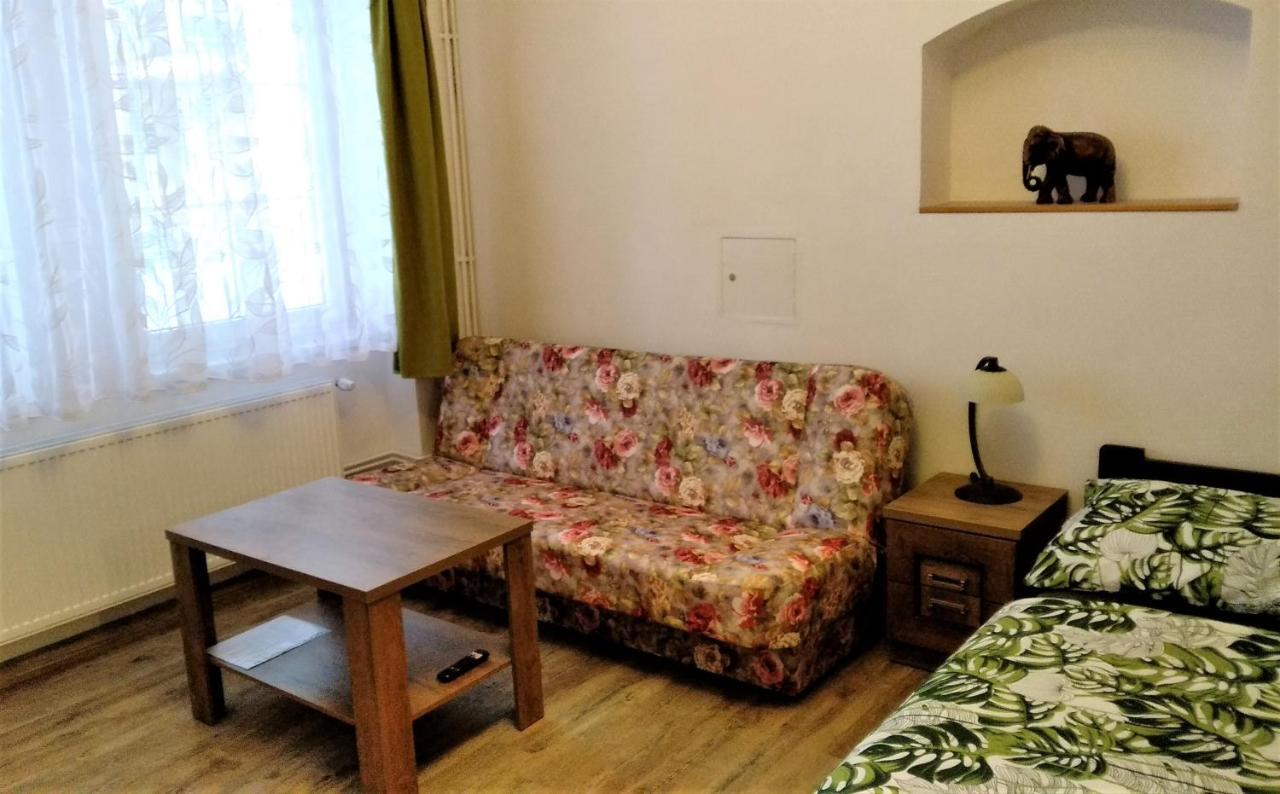 Apartmany Kukacci Hnizdo Benesov nad Ploucnici Exteriör bild